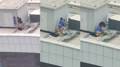 高中学生小情侣上楼顶天震 快把衣服脱了 年轻人玩的嗨啊吃嘴里去了 持久力不行 对面的几个哥们羡慕嫉妒恨啊